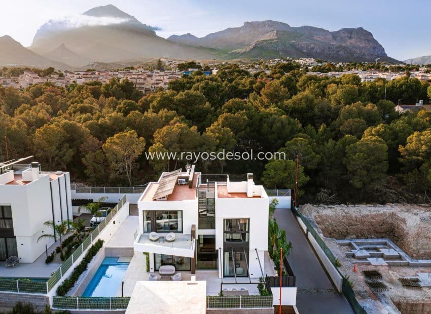 4 chambre Villa/Maison à vendre à La Nucia avec piscine - 1 095 000 € (Ref: 9041270)