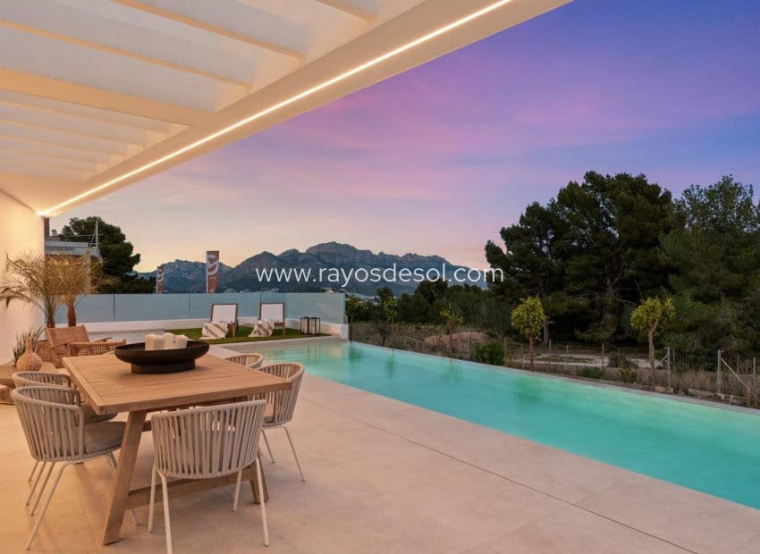 4 bedroom Villa for sale in Polop with pool - € 725,000 (Ref: 9049770)