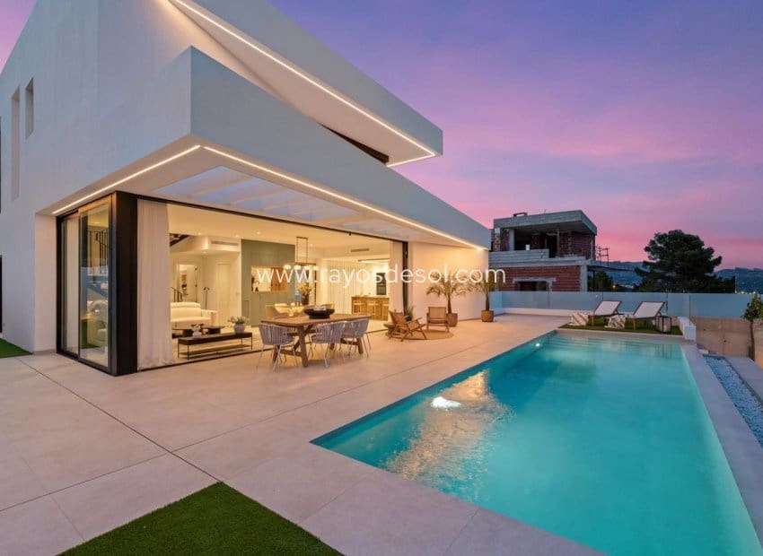 4 bedroom Villa for sale in Polop with pool - € 725,000 (Ref: 9049770)