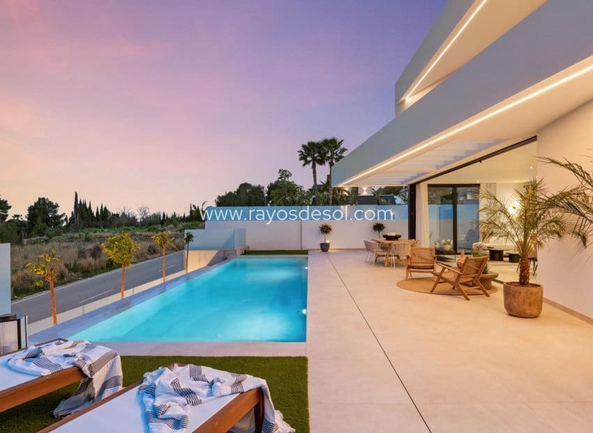 4 bedroom Villa for sale in Polop with pool - € 725,000 (Ref: 9049770)