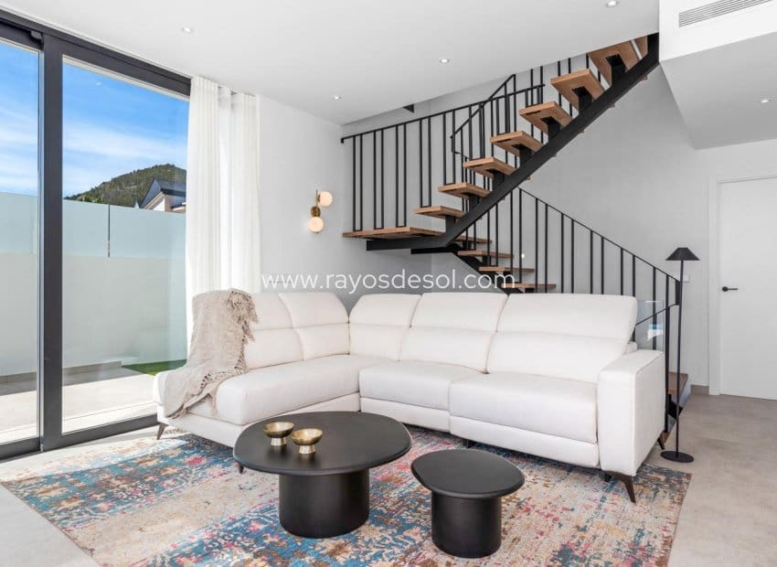 4 bedroom Villa for sale in Polop with pool - € 725,000 (Ref: 9049770)