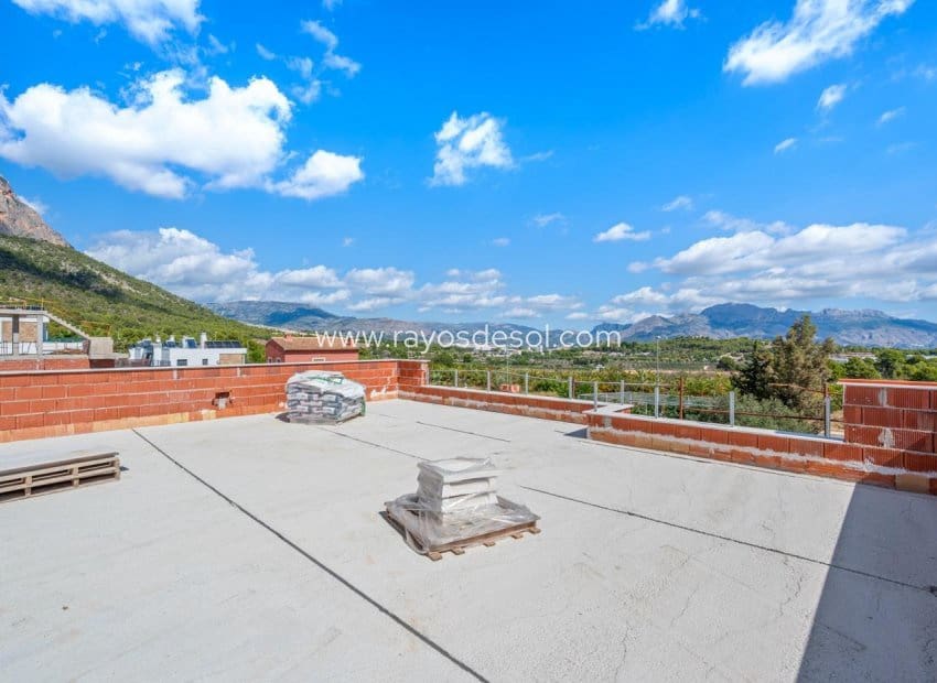 4 bedroom Villa for sale in Polop - € 638,650 (Ref: 9076412)
