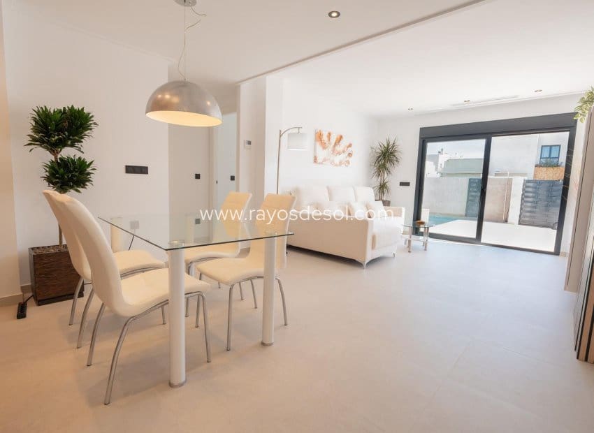 3 slaapkamer Villa te koop in San Fulgencio met zwembad - € 395.000 (Ref: 9076415)