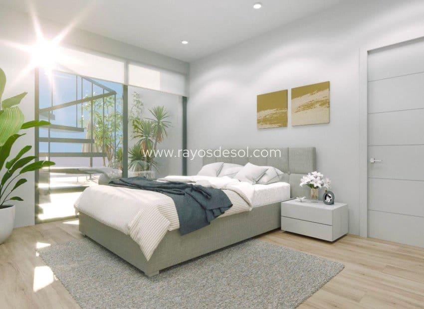 3 soveværelse Penthouse til salg i Torrevieja med swimmingpool - € 599.000 (Ref: 9076417)