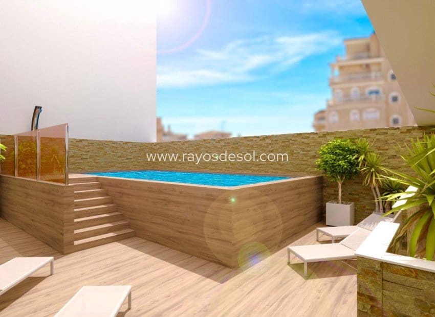 3 soveværelse Penthouse til salg i Torrevieja med swimmingpool - € 599.000 (Ref: 9076417)
