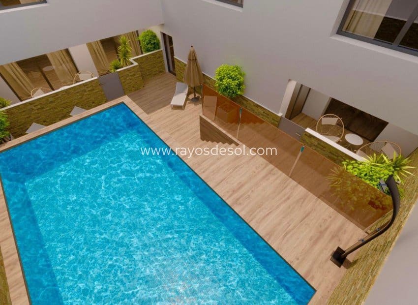 3 soveværelse Penthouse til salg i Torrevieja med swimmingpool - € 599.000 (Ref: 9076417)