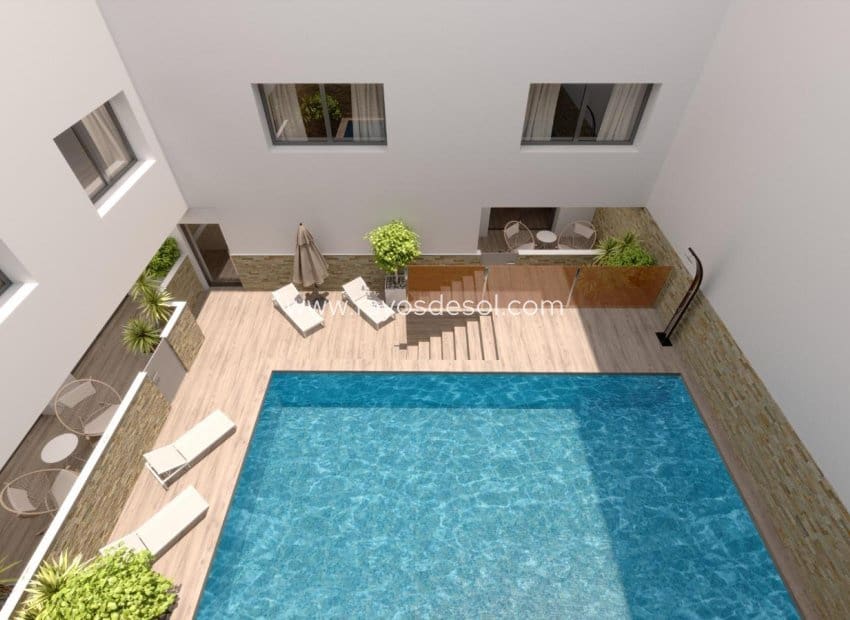 3 soveværelse Penthouse til salg i Torrevieja med swimmingpool - € 599.000 (Ref: 9076417)