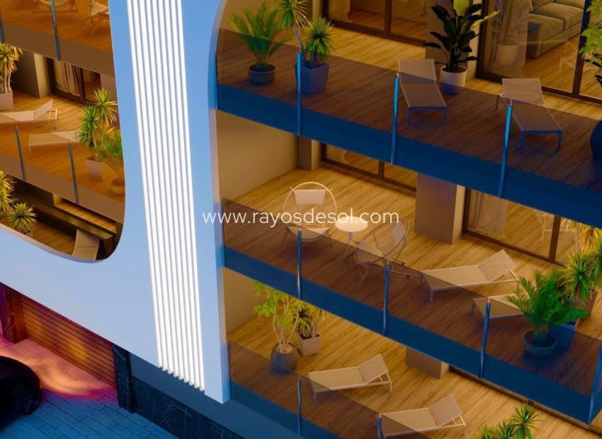 3 soveværelse Penthouse til salg i Torrevieja med swimmingpool - € 599.000 (Ref: 9076417)