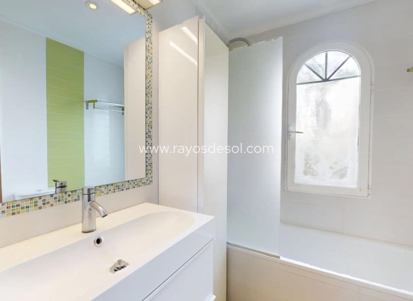 5 soveværelse Villa til salg i La Zenia med swimmingpool - € 795.000 (Ref: 9113171)