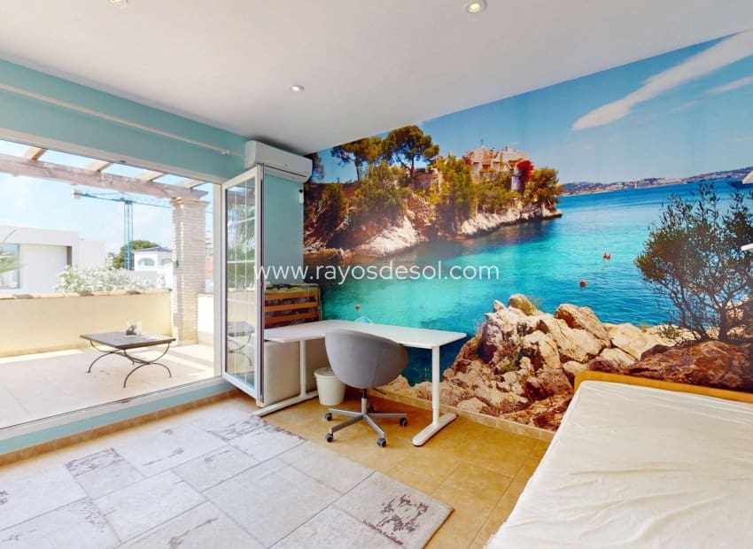 5 soveværelse Villa til salg i La Zenia med swimmingpool - € 795.000 (Ref: 9113171)