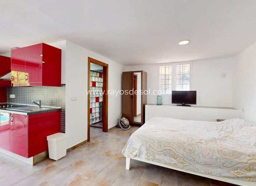 5 soveværelse Villa til salg i La Zenia med swimmingpool - € 795.000 (Ref: 9113171)