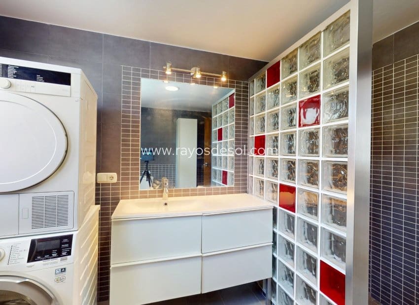 5 soveværelse Villa til salg i La Zenia med swimmingpool - € 795.000 (Ref: 9113171)