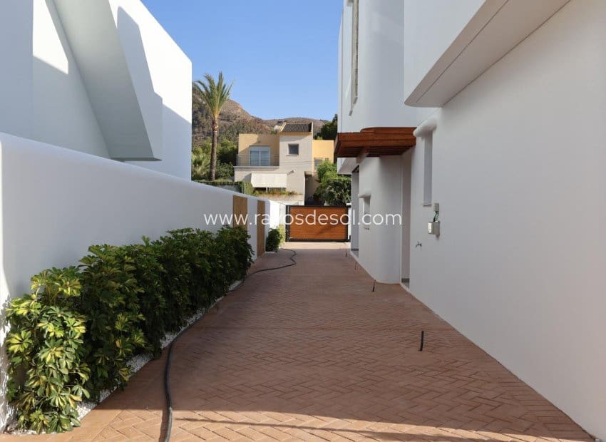 4 bedroom Villa for sale in Albir with pool - € 875,000 (Ref: 9131785)