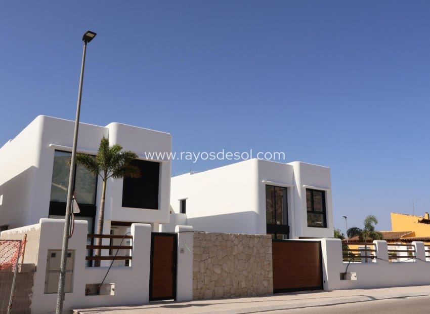 Chalet de 4 habitaciones en Albir en venta con piscina - 875.000 € (Ref: 9131785)