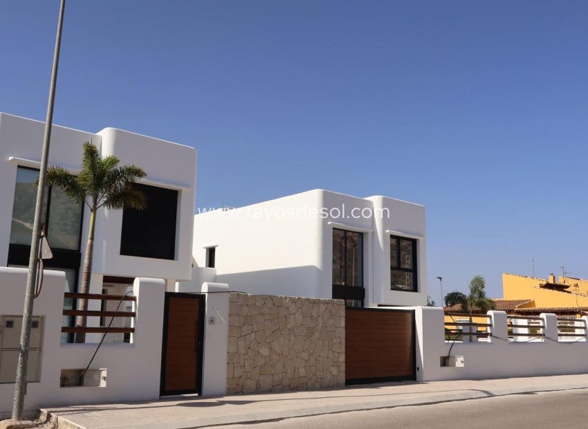 Chalet de 4 habitaciones en Albir en venta con piscina - 875.000 € (Ref: 9131785)