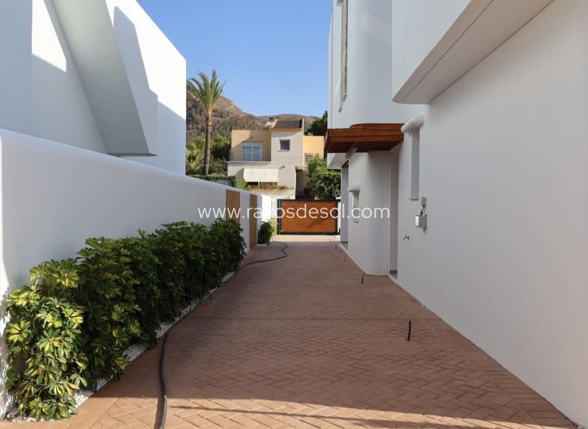 4 sovrum Villa till salu i Albir med pool - 875 000 € (Ref: 9131785)