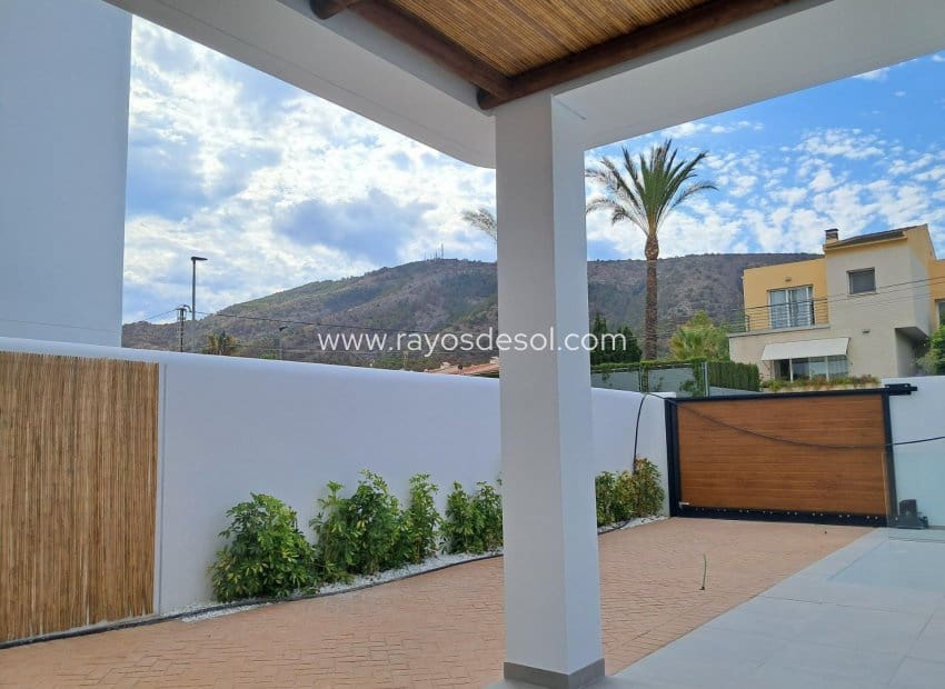 4 sovrum Villa till salu i Albir med pool - 875 000 € (Ref: 9131785)
