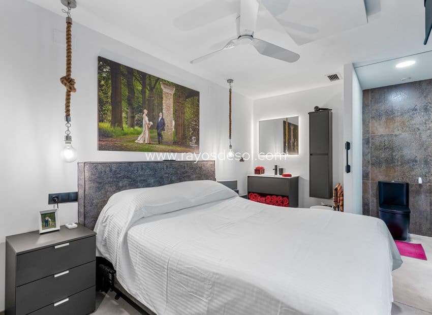 2 bedroom Apartment for sale in Formentera del Segura with pool - € 199,900 (Ref: 9176997)