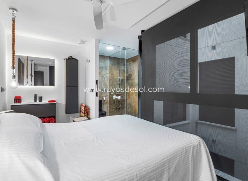 2 bedroom Apartment for sale in Formentera del Segura with pool - € 199,900 (Ref: 9176997)