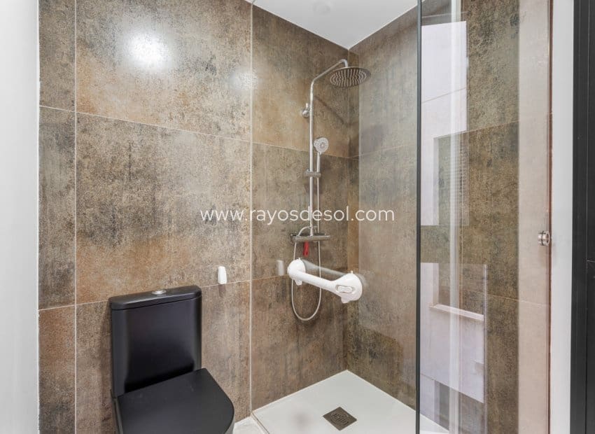 2 bedroom Apartment for sale in Formentera del Segura with pool - € 199,900 (Ref: 9176997)