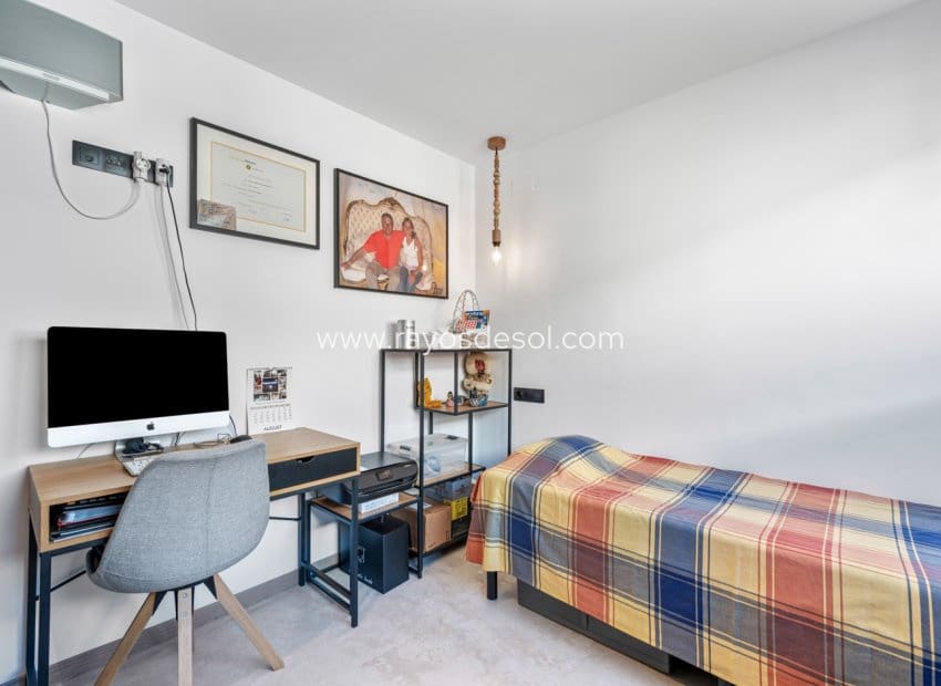 2 bedroom Apartment for sale in Formentera del Segura with pool - € 199,900 (Ref: 9176997)