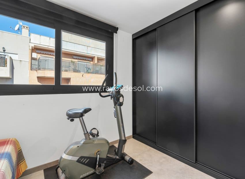 2 bedroom Apartment for sale in Formentera del Segura with pool - € 199,900 (Ref: 9176997)