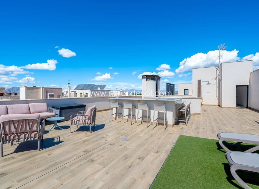 2 bedroom Apartment for sale in Formentera del Segura with pool - € 199,900 (Ref: 9176997)