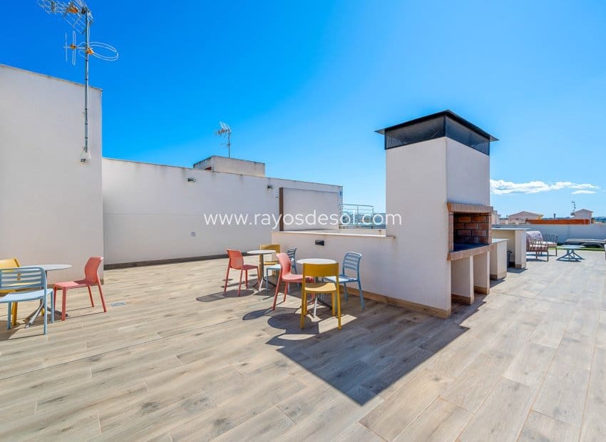 2 bedroom Apartment for sale in Formentera del Segura with pool - € 199,900 (Ref: 9176997)