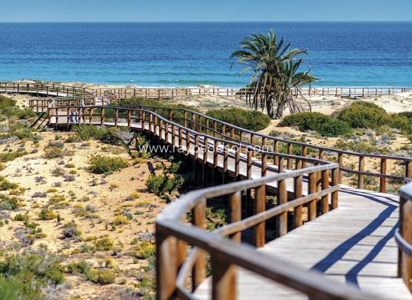 2 bedroom Apartment for sale in Monforte del Cid with pool - € 240,000 (Ref: 9176999)