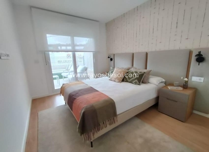 2 soveværelse Lejlighed til salg i Monforte del Cid med swimmingpool - € 270.000 (Ref: 9176999)