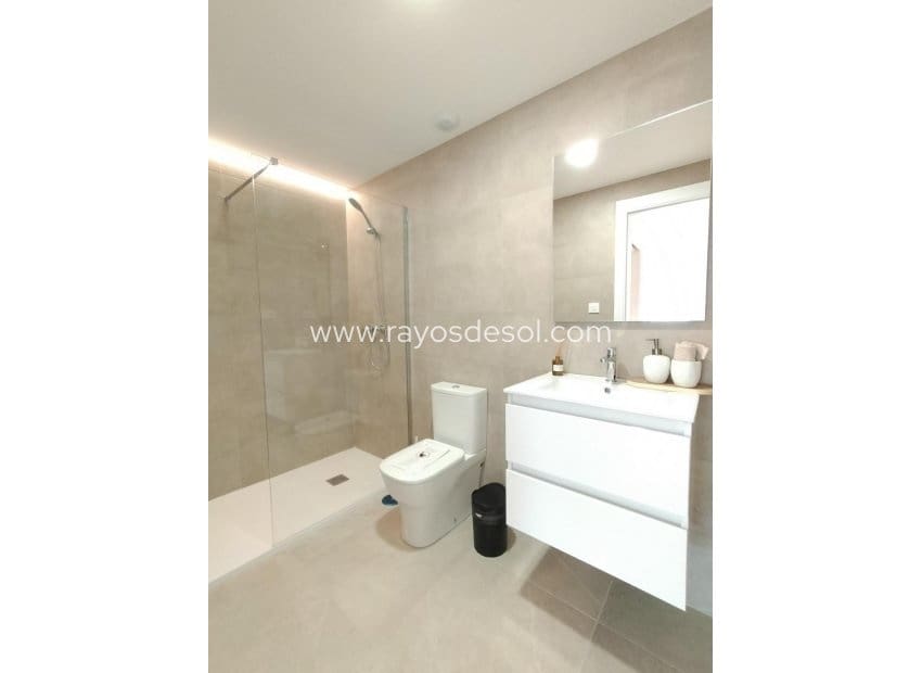 2 soveværelse Lejlighed til salg i Monforte del Cid med swimmingpool - € 270.000 (Ref: 9176999)