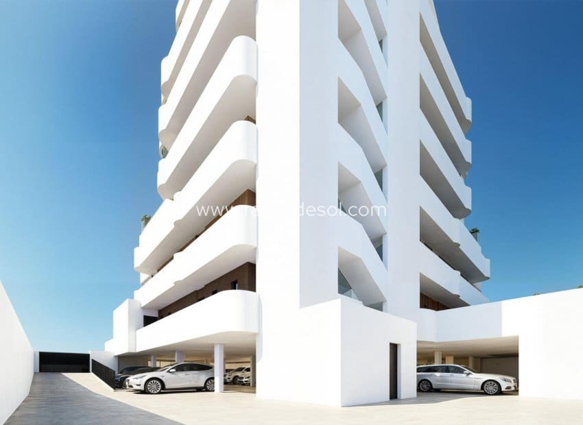 3 quarto Penthouse para venda em Guardamar del Segura com piscina - 695 000 € (Ref: 9177004)