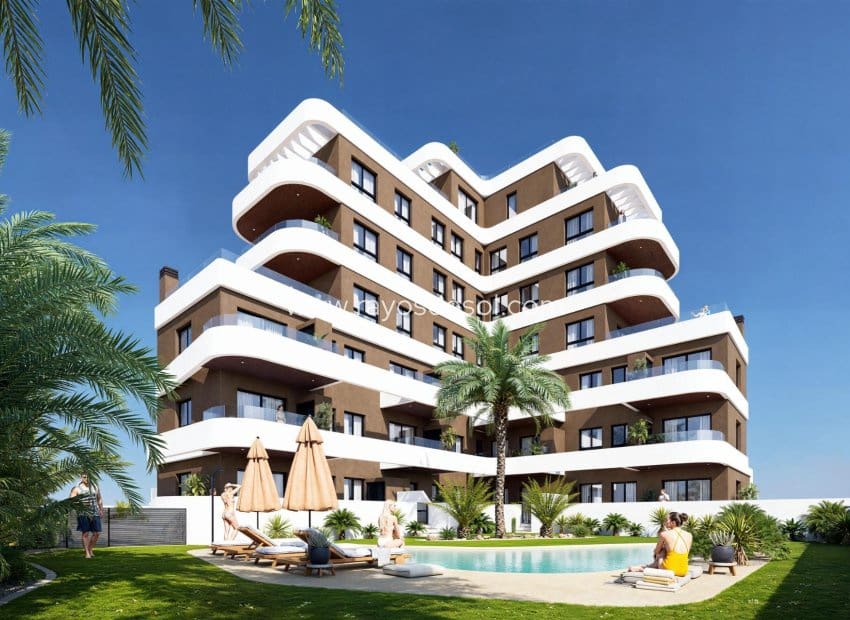 3 quarto Penthouse para venda em Guardamar del Segura com piscina - 695 000 € (Ref: 9177004)