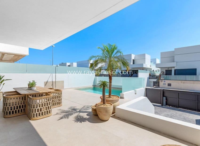 3 soveværelse Semi-Rækkehus til salg i Dolores med swimmingpool - € 389.000 (Ref: 9177006)