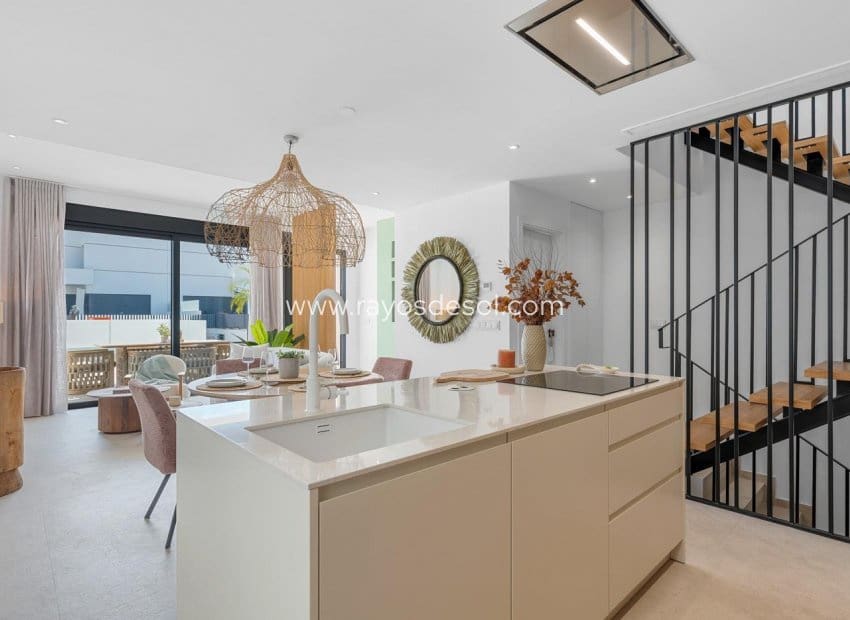 3 makuuhuone Paritalo myytävänä paikassa Dolores mukana uima-altaan - 415 000 € (Ref: 9177006)
