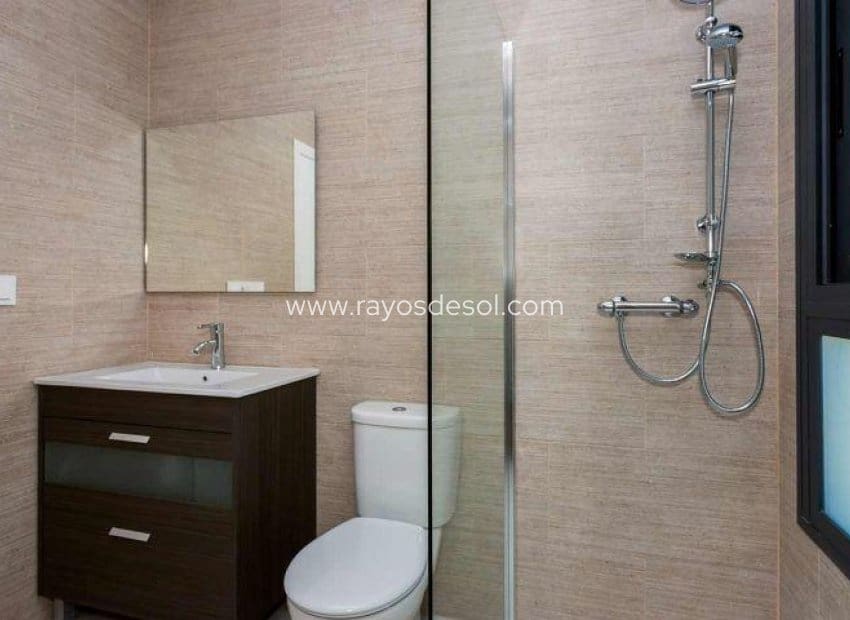 3 soveværelse Villa til salg i Daya Nueva med swimmingpool - € 420.000 (Ref: 9177095)