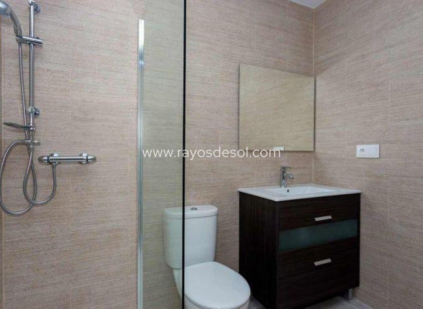 3 soveværelse Villa til salg i Daya Nueva med swimmingpool - € 420.000 (Ref: 9177095)