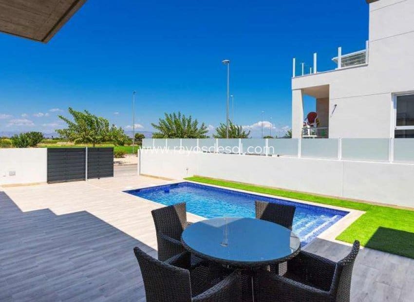 3 Zimmer Villa zu verkaufen in Daya Nueva mit Pool - 453.000 € (Ref: 9177095)