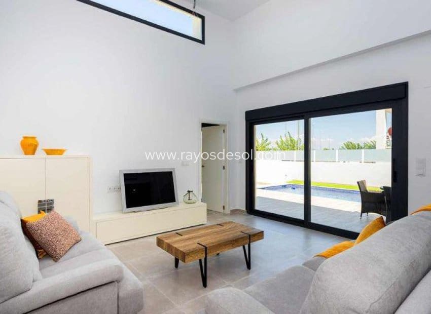 3 Zimmer Villa zu verkaufen in Daya Nueva mit Pool - 453.000 € (Ref: 9177095)