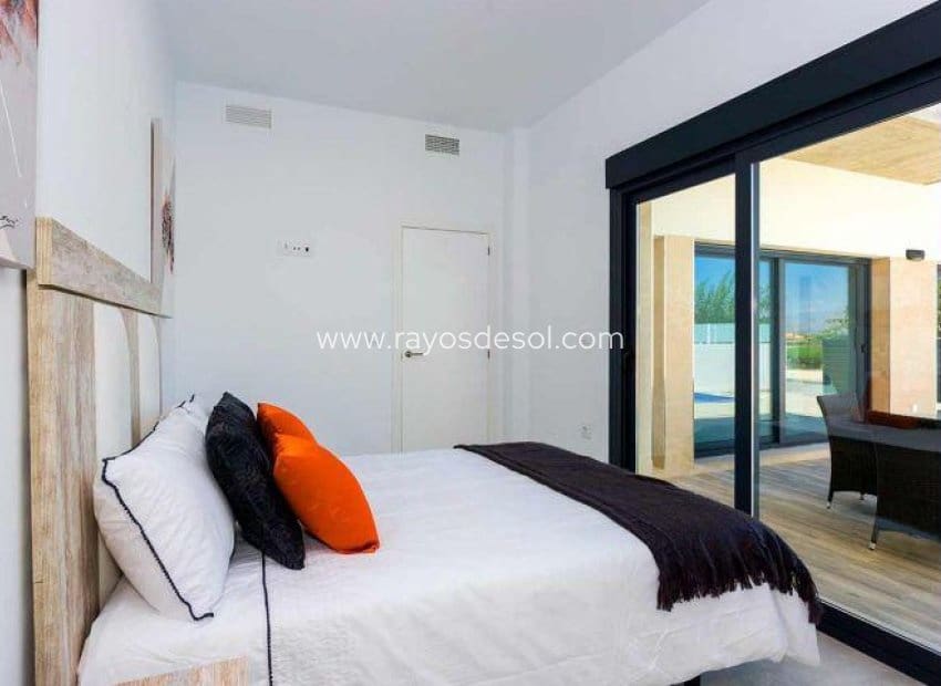 3 Zimmer Villa zu verkaufen in Daya Nueva mit Pool - 453.000 € (Ref: 9177095)