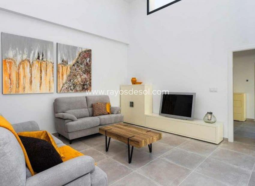 3 slaapkamer Villa te koop in Daya Nueva met zwembad - € 453.000 (Ref: 9177095)