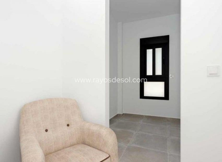 3 slaapkamer Villa te koop in Daya Nueva met zwembad - € 453.000 (Ref: 9177095)