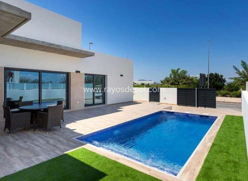 3 slaapkamer Villa te koop in Daya Nueva met zwembad - € 453.000 (Ref: 9177095)