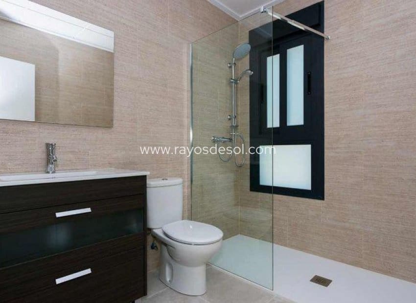 3 slaapkamer Villa te koop in Daya Nueva met zwembad - € 453.000 (Ref: 9177095)