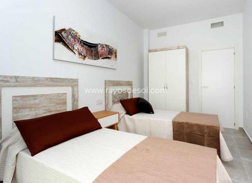 3 slaapkamer Villa te koop in Daya Nueva met zwembad - € 453.000 (Ref: 9177095)