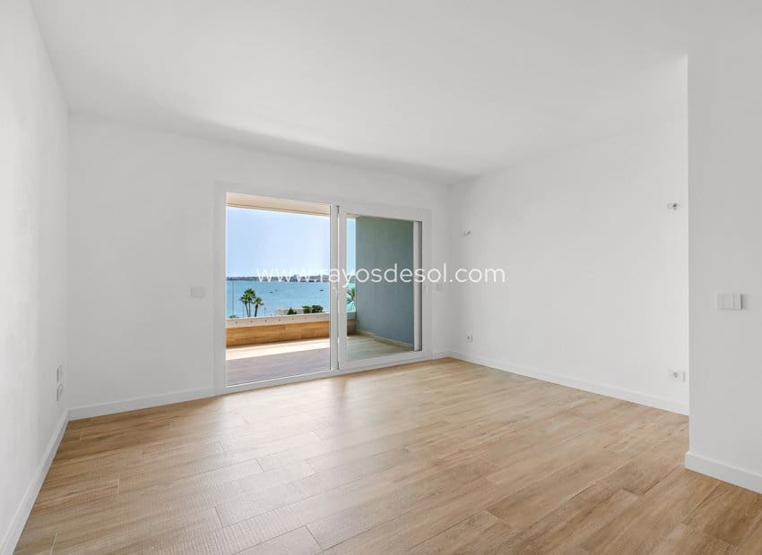 2 soveværelse Lejlighed til salg i Punta Prima med swimmingpool - € 509.995 (Ref: 9177103)