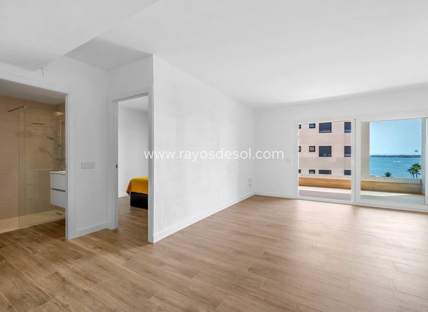 2 soveværelse Lejlighed til salg i Punta Prima med swimmingpool - € 509.995 (Ref: 9177103)