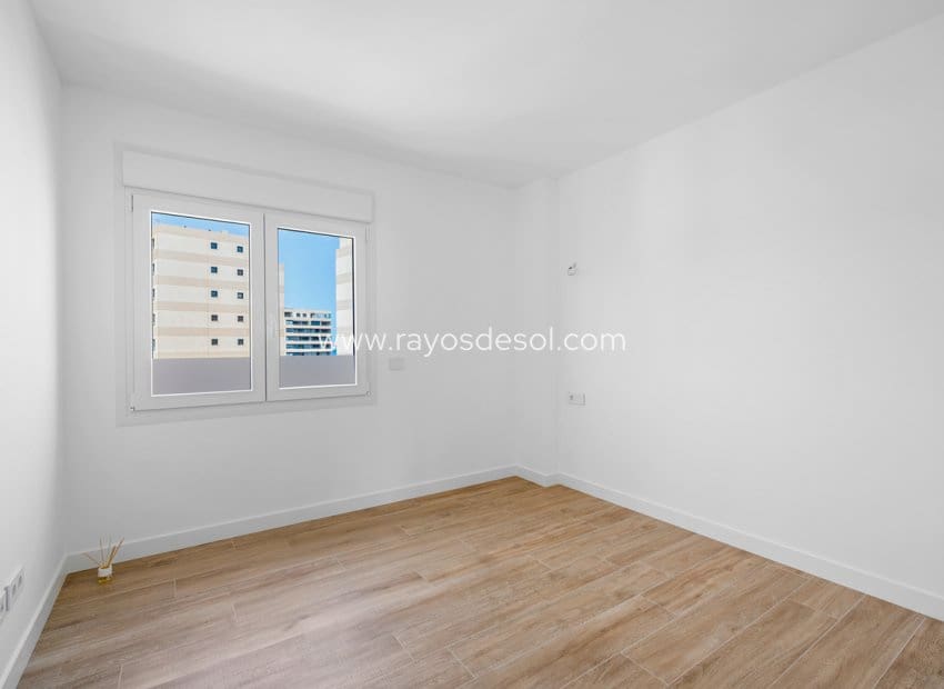 2 soveværelse Lejlighed til salg i Punta Prima med swimmingpool - € 509.995 (Ref: 9177103)