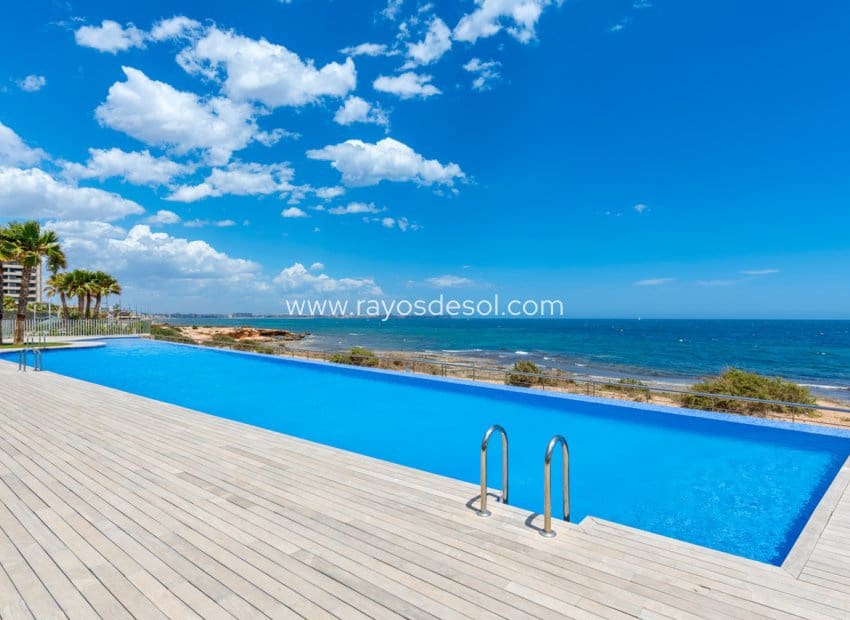 2 soveværelse Lejlighed til salg i Punta Prima med swimmingpool - € 509.995 (Ref: 9177103)