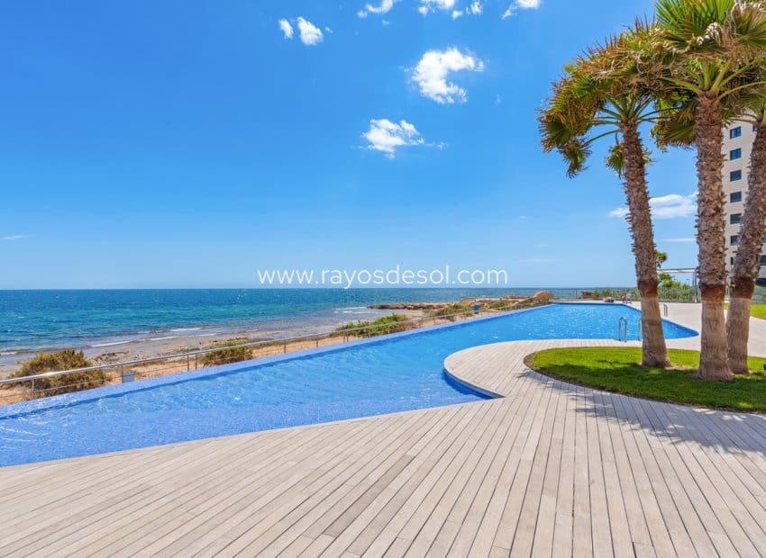 2 soveværelse Lejlighed til salg i Punta Prima med swimmingpool - € 509.995 (Ref: 9177103)